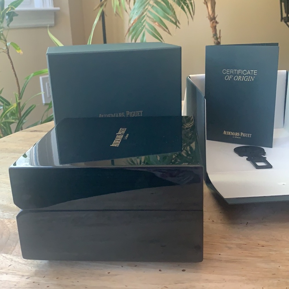 AUDEMARS PIGUET Le Brassus Gift Box Set - - Picture 10 of 16
